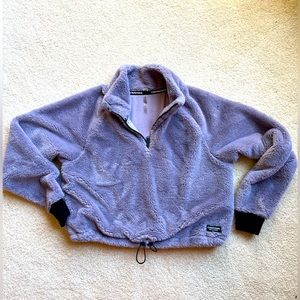 Super Duper soft Calvin Klein Performance cropped furry size M